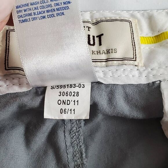 Old Navy Women’s Perfect Khaki Pants Boot Cut Gray Size 12 Long Cotton Stretch - Picture 5 of 6